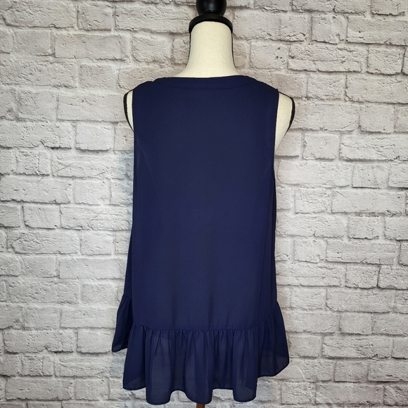 Lilly Pulitzer Gramercy blue sleeveless split v neckline ruffle hem top size M - Picture 7 of 11